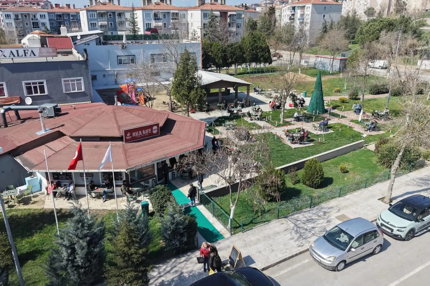 HALK KAFE’YE YOĞUN İLGİ galeri görseli